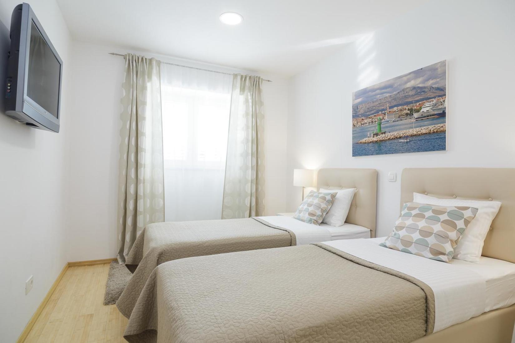 Holiday Home Aspalathos - With Free Parking, Near The Beach, A Few Minutes' Walking Distance To The Unesco Palace Split Exterior foto