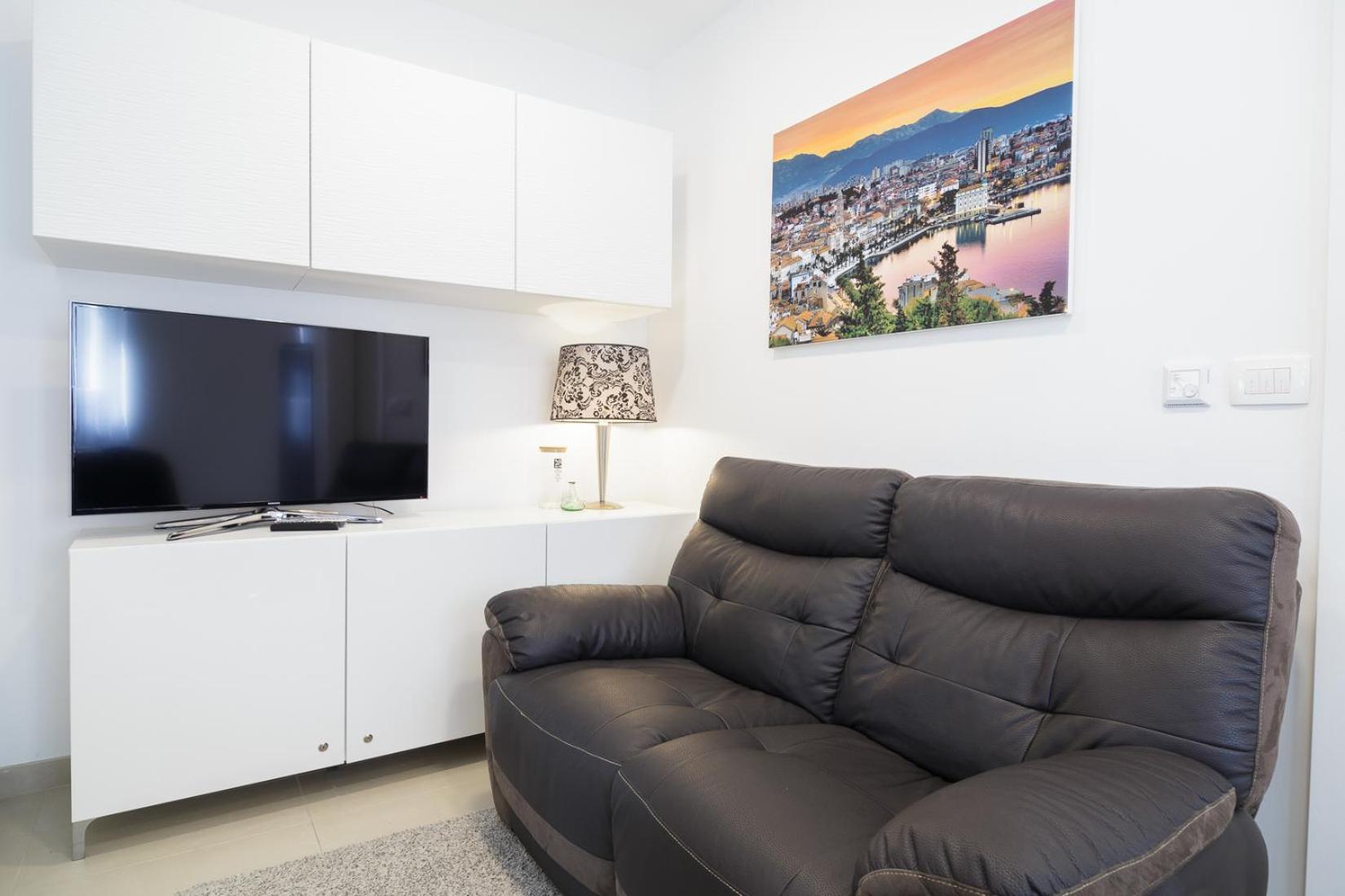 Holiday Home Aspalathos - With Free Parking, Near The Beach, A Few Minutes' Walking Distance To The Unesco Palace Split Exterior foto