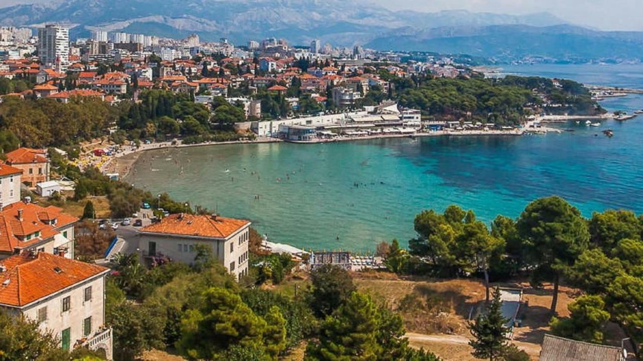 Holiday Home Aspalathos - With Free Parking, Near The Beach, A Few Minutes' Walking Distance To The Unesco Palace Split Exterior foto